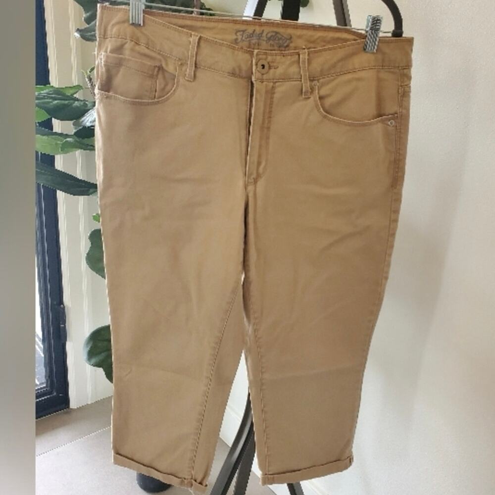 Curvy Capri Lightweight Tan Denim Faded Glory Size 16 Casual Cropped